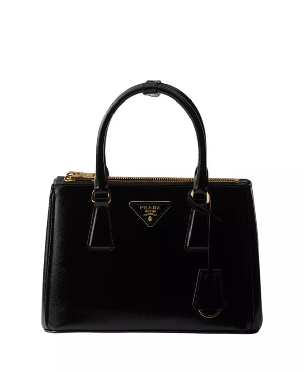Маленькая лакированная сумка Galleria из сафьяновой кожи. Prada, черный
Маленькая лакированная сумка Galleria из сафьяновой кожи. Prada, черный