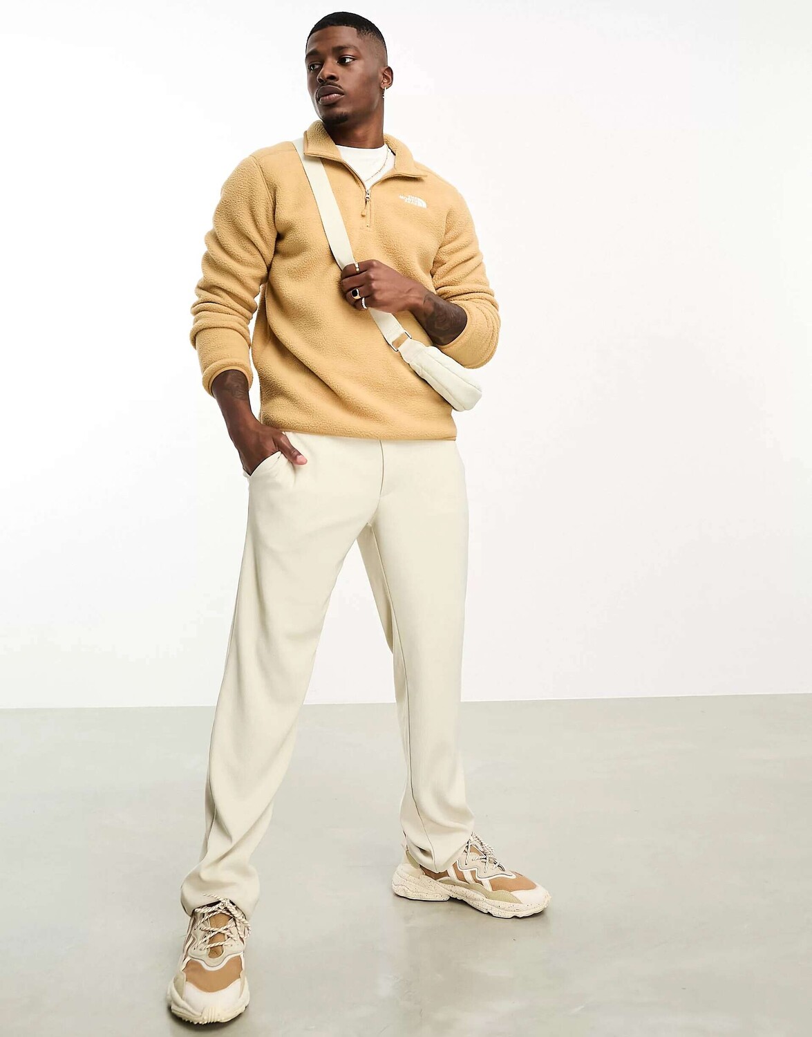 Бежевый флисовый флис с высоким ворсом на молнии 1/4 The North Face Shispare
Бежевый флисовый флис с высоким ворсом на молнии 1/4 The North Face Shispare