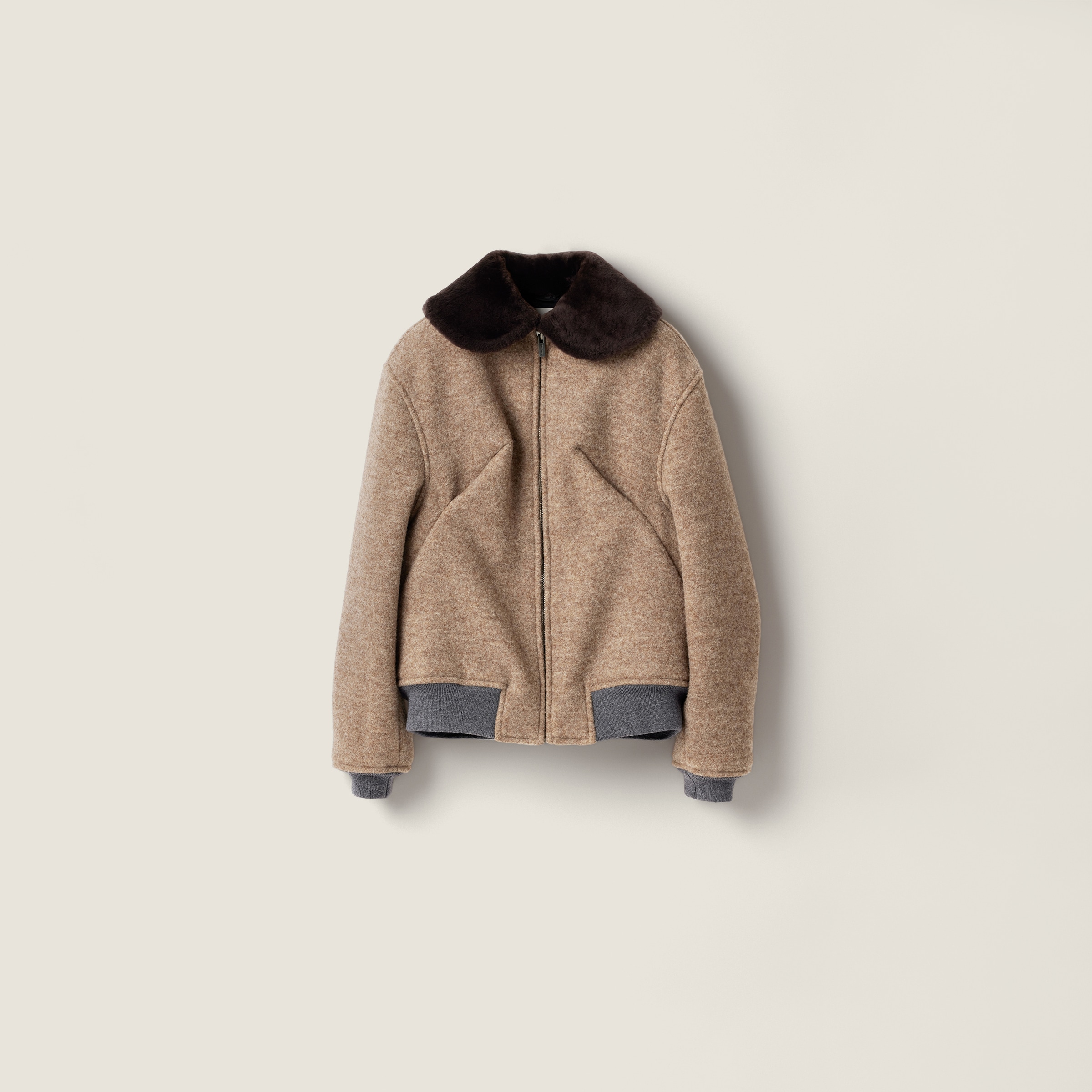 Блузон из шерсти шетландских овец MIU MIU, шнур
Блузон из шерсти шетландских овец MIU MIU, шнур