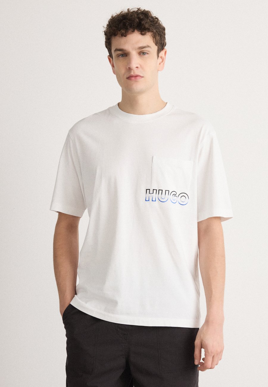 Футболка HUGO NOGOSTE, White, Белый, Футболка HUGO NOGOSTE, White
Футболка HUGO NOGOSTE, White, Белый, Футболка HUGO NOGOSTE, White