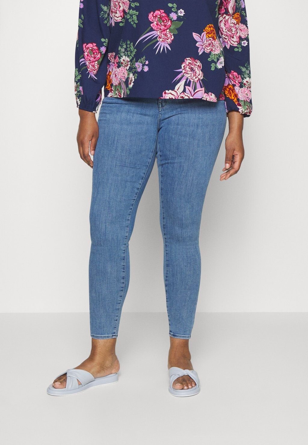 Джинсы Skinny Fit ONLY Carmakoma, темно-синий
Джинсы Skinny Fit ONLY Carmakoma, темно-синий