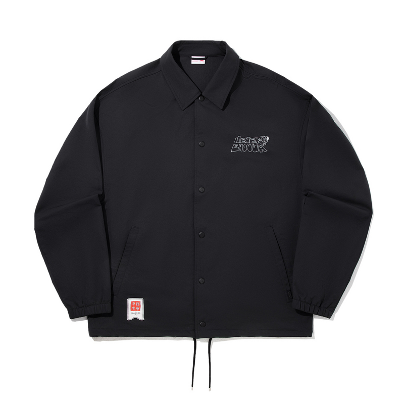 Куртки Li Ning мужские, черные с отворотом, средней высоты, другие модели
Куртки Li Ning мужские, черные с отворотом, средней высоты, другие модели