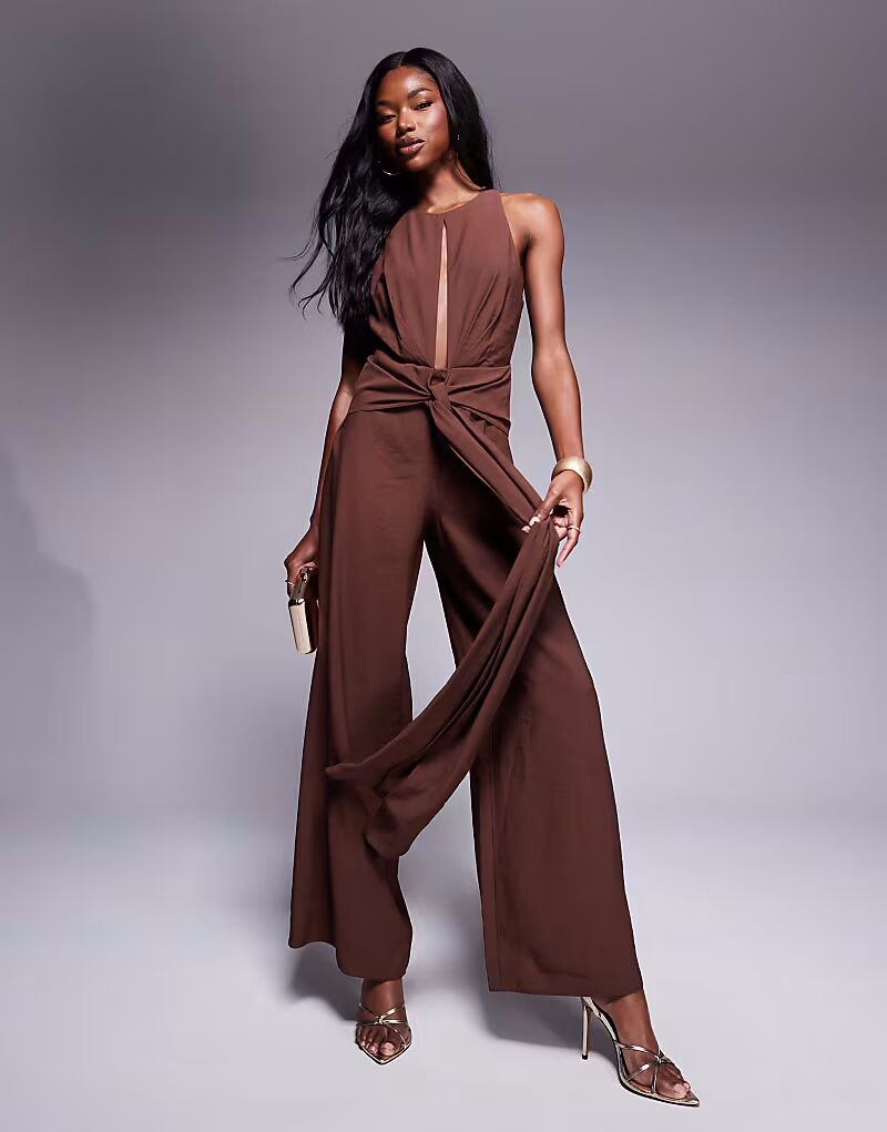 Комбинезон ASOS DESIGN с высоким воротом и завязкой шоколадного цвета
Комбинезон ASOS DESIGN с высоким воротом и завязкой шоколадного цвета