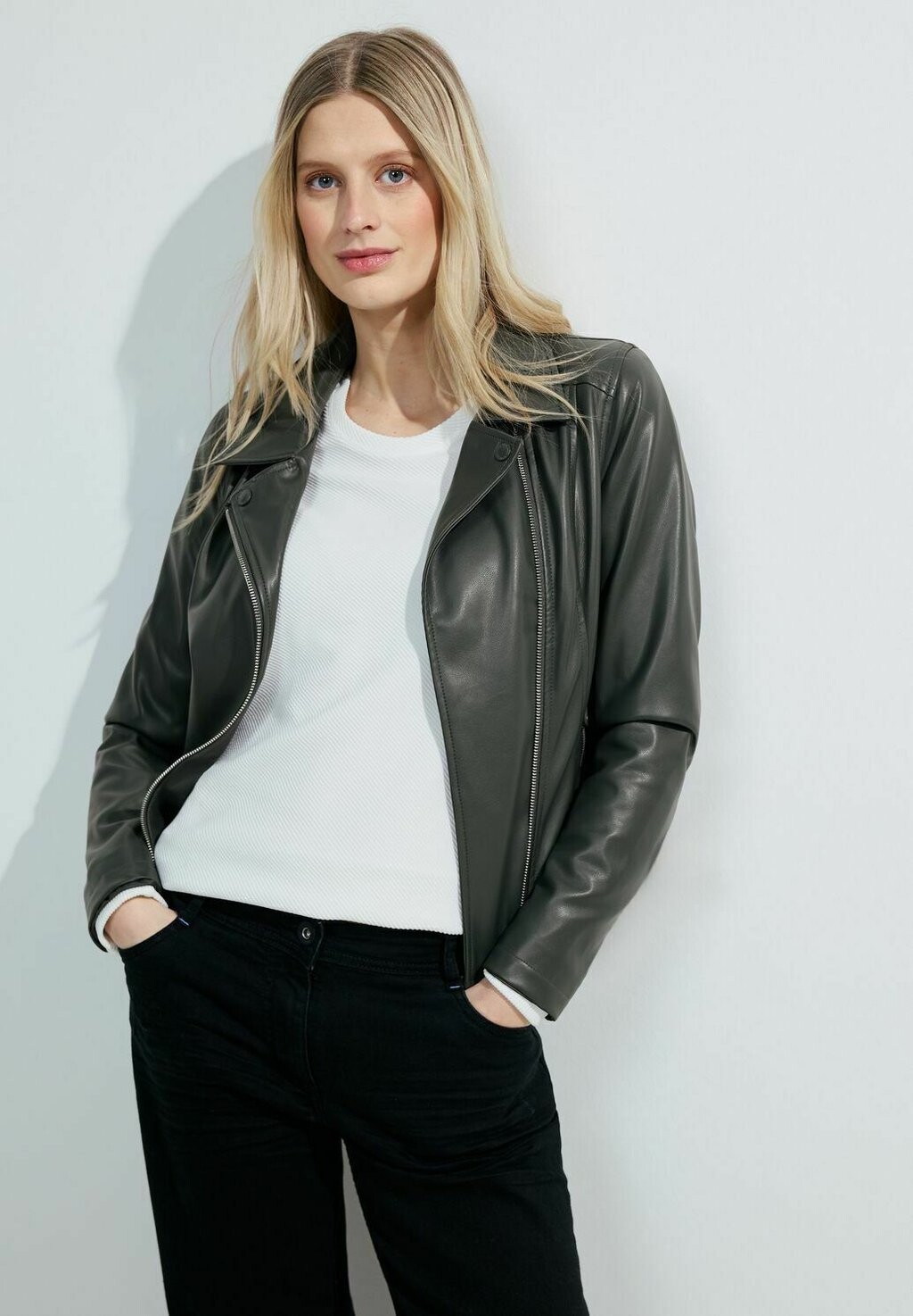 Куртка из искусственной кожи BIKER Cecil, оливковый, Зеленый, Куртка из искусственной кожи BIKER Cecil, оливковый
Куртка из искусственной кожи BIKER Cecil, оливковый, Зеленый, Куртка из искусственной кожи BIKER Cecil, оливковый