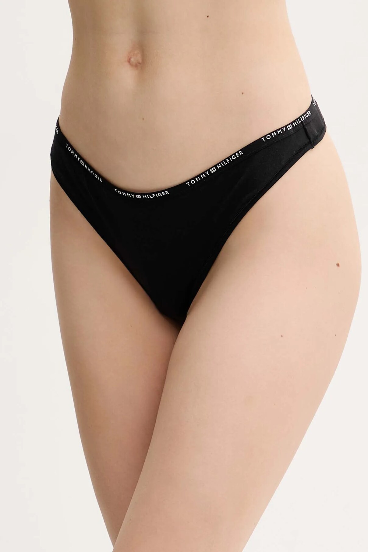 Стринги Tommy Hilfiger, черный
Стринги Tommy Hilfiger, черный