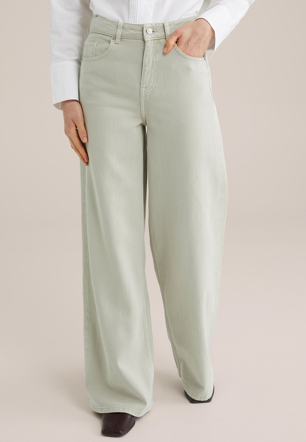 Расклешенные джинсы WE Fashion, светло-серый
Расклешенные джинсы WE Fashion, светло-серый