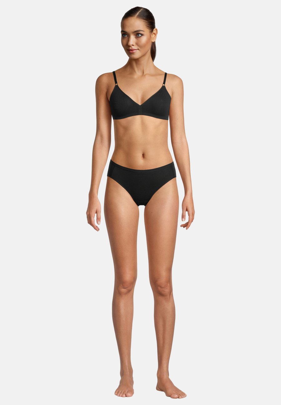 Брифы Nina von C. 3 PACK, Schwarz/Black
Брифы Nina von C. 3 PACK, Schwarz/Black