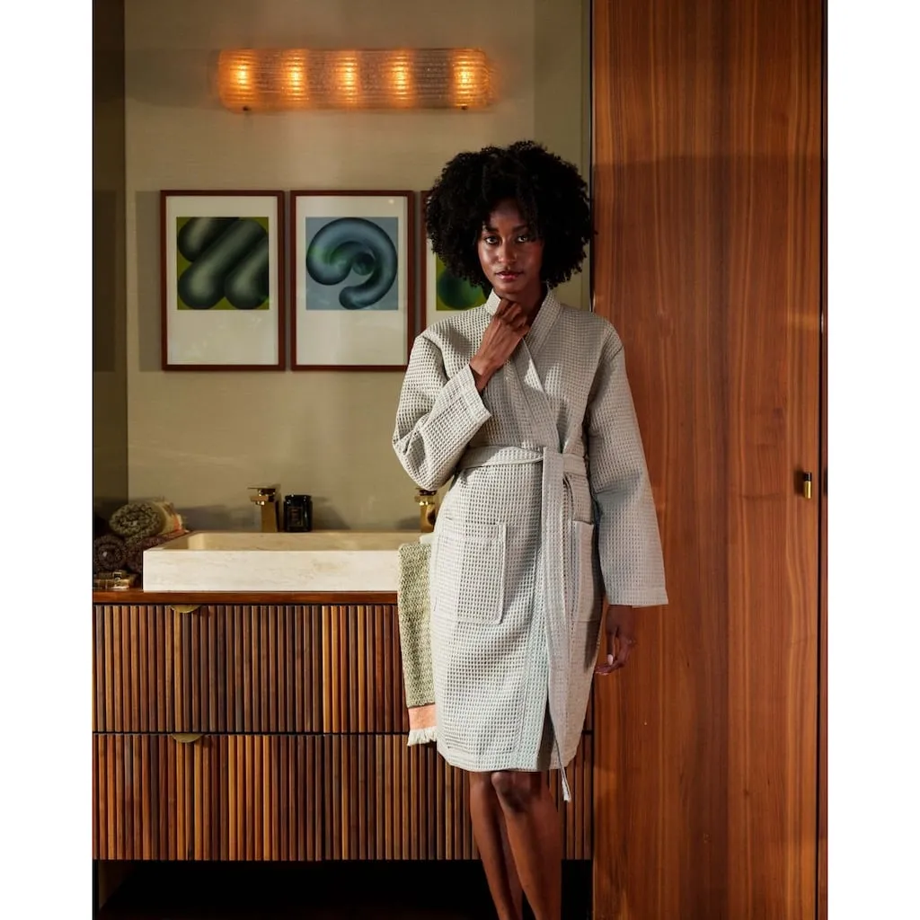 Халат Гейша из высококачественного вафельного пикé Kayori, песочный
Халат Гейша из высококачественного вафельного пикé Kayori, песочный