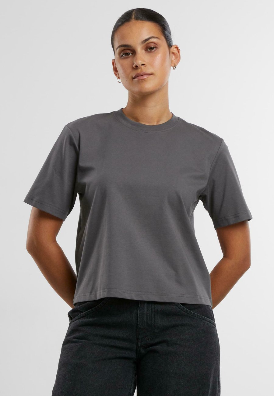 Футболка Urban Classics SORONA, Magnet/Grey, Серый, Футболка Urban Classics SORONA, Magnet/Grey
Футболка Urban Classics SORONA, Magnet/Grey, Серый, Футболка Urban Classics SORONA, Magnet/Grey