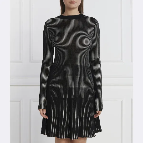 Платье Desigual, черный
Платье Desigual, черный