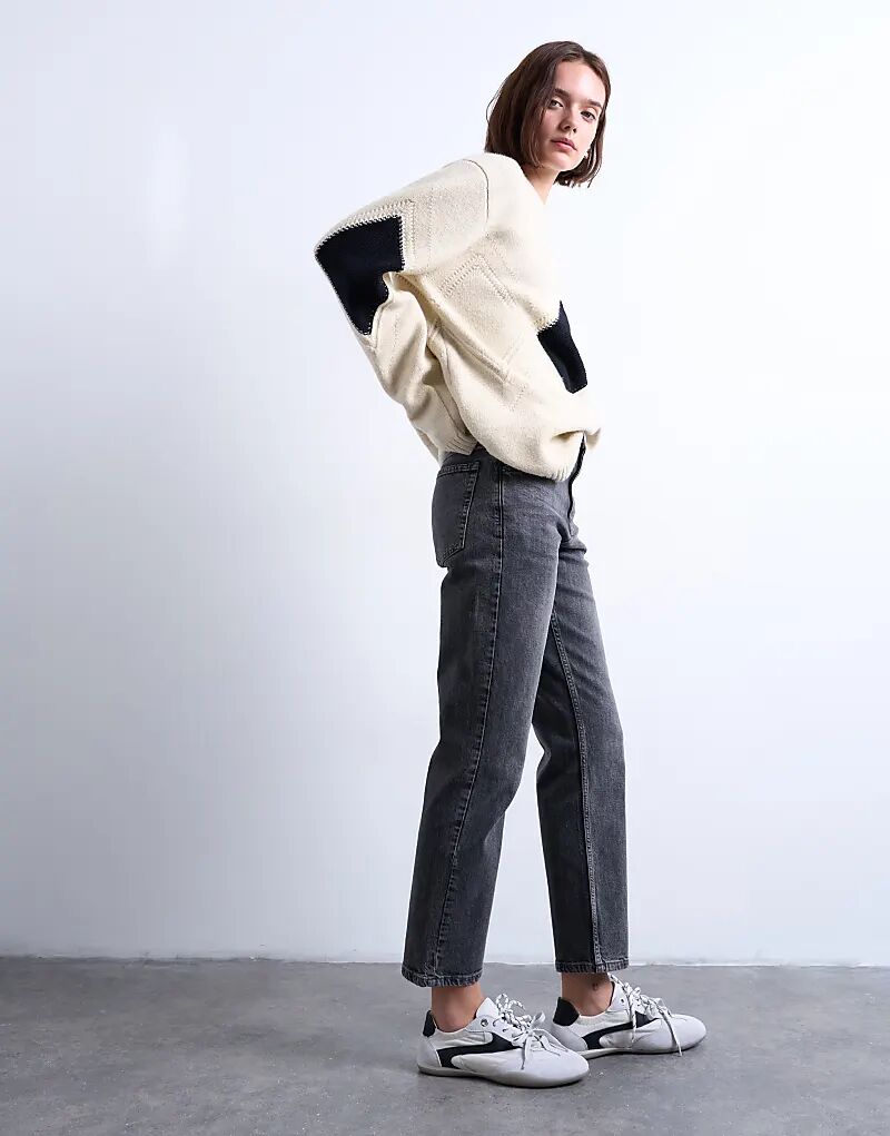 Джинсы Topshop Orson прямого кроя со средней посадкой, черного цвета с потертостями
Джинсы Topshop Orson прямого кроя со средней посадкой, черного цвета с потертостями