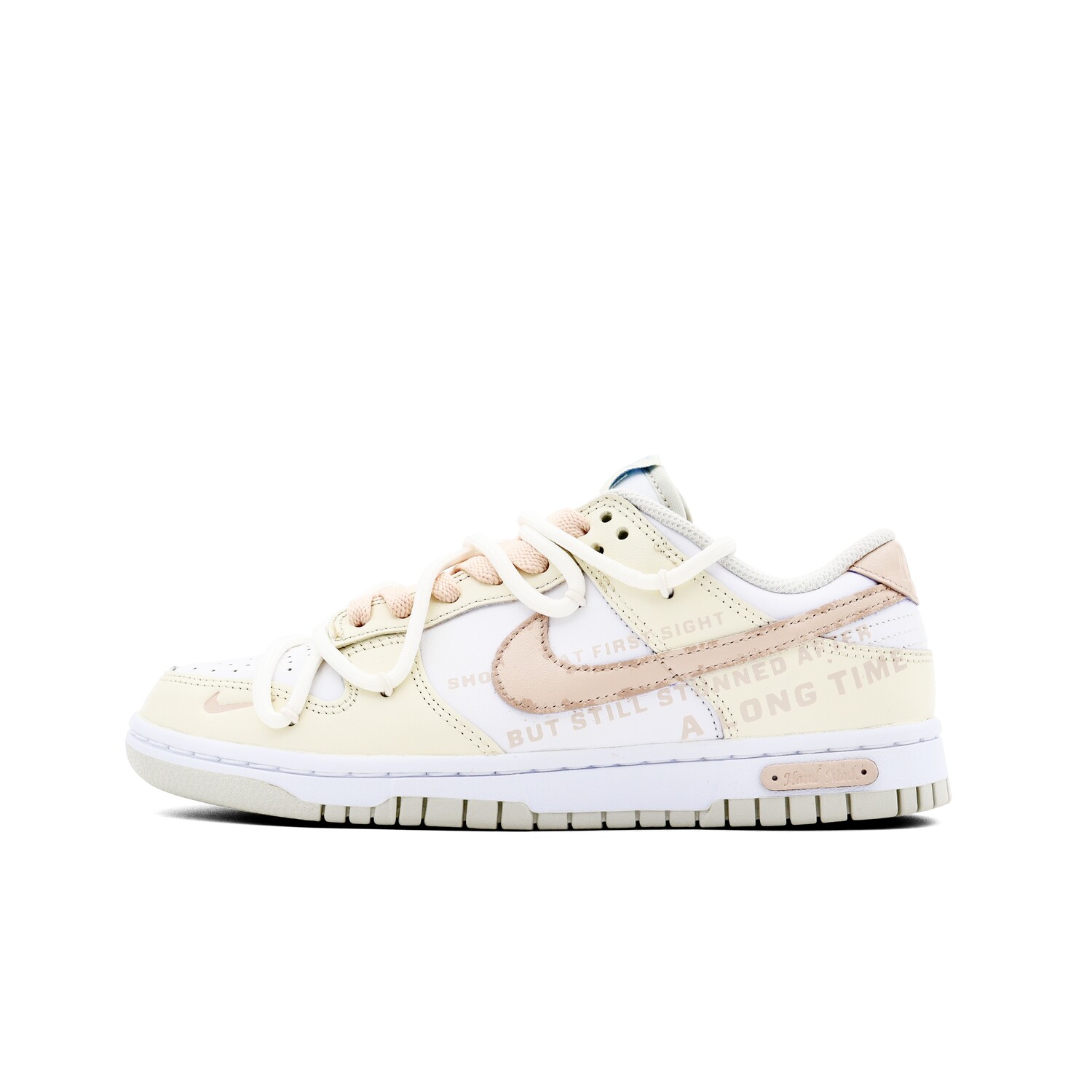 Кроссовки Nike Dunk Skateboarding Shoes Women's Low-top Beige/Pink, цвет Traces of Love
Кроссовки Nike Dunk Skateboarding Shoes Women's Low-top Beige/Pink, цвет Traces of Love