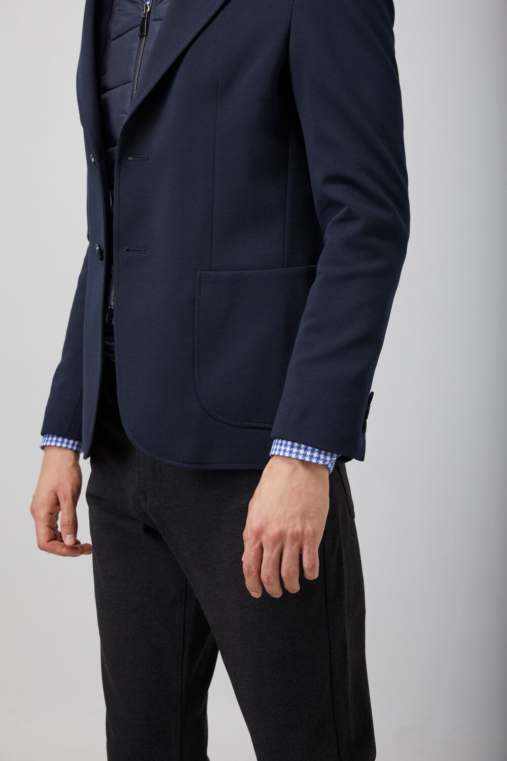 Темно-синее спортивное пальто с капюшоном и пухом Luchiano Visconti, темно-синий
Темно-синее спортивное пальто с капюшоном и пухом Luchiano Visconti, темно-синий