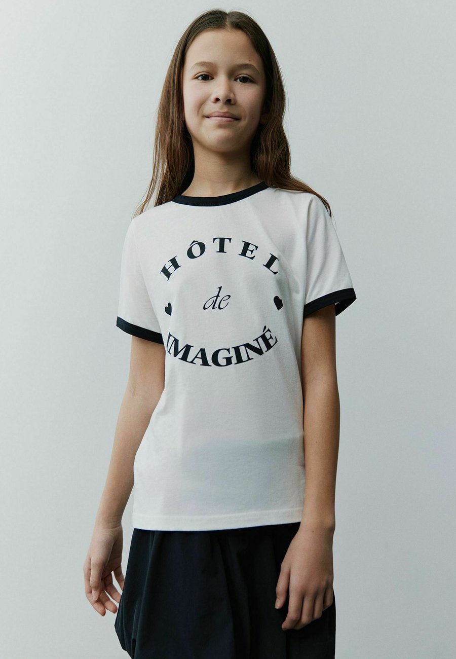 Футболка Sofie Schnoor MAGGIESY , Snow White/White
Футболка Sofie Schnoor MAGGIESY , Snow White/White