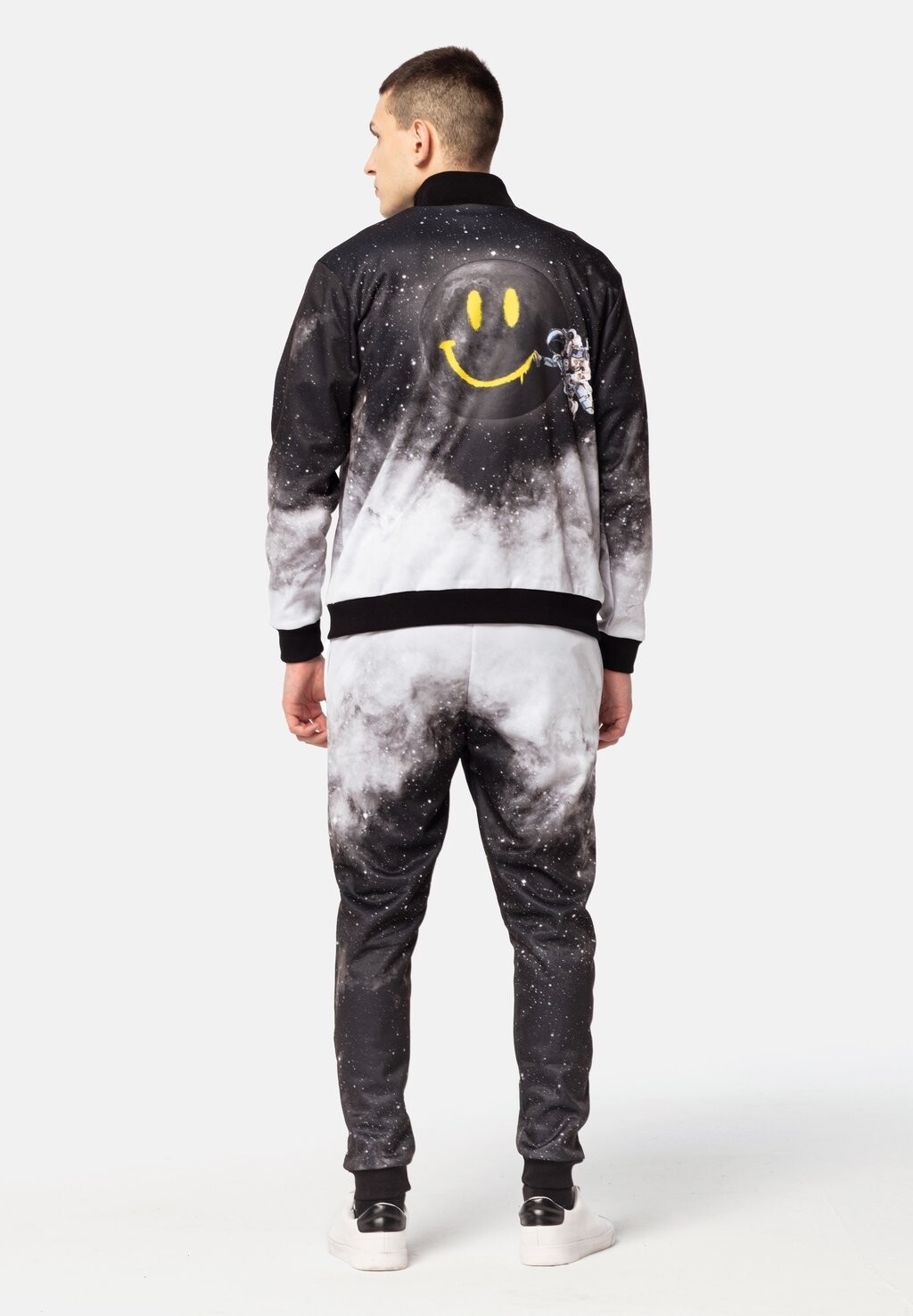 Куртка тренировочная SPACE SMILE Mr. GUGU & Miss GO, цвет black
Куртка тренировочная SPACE SMILE Mr. GUGU & Miss GO, цвет black