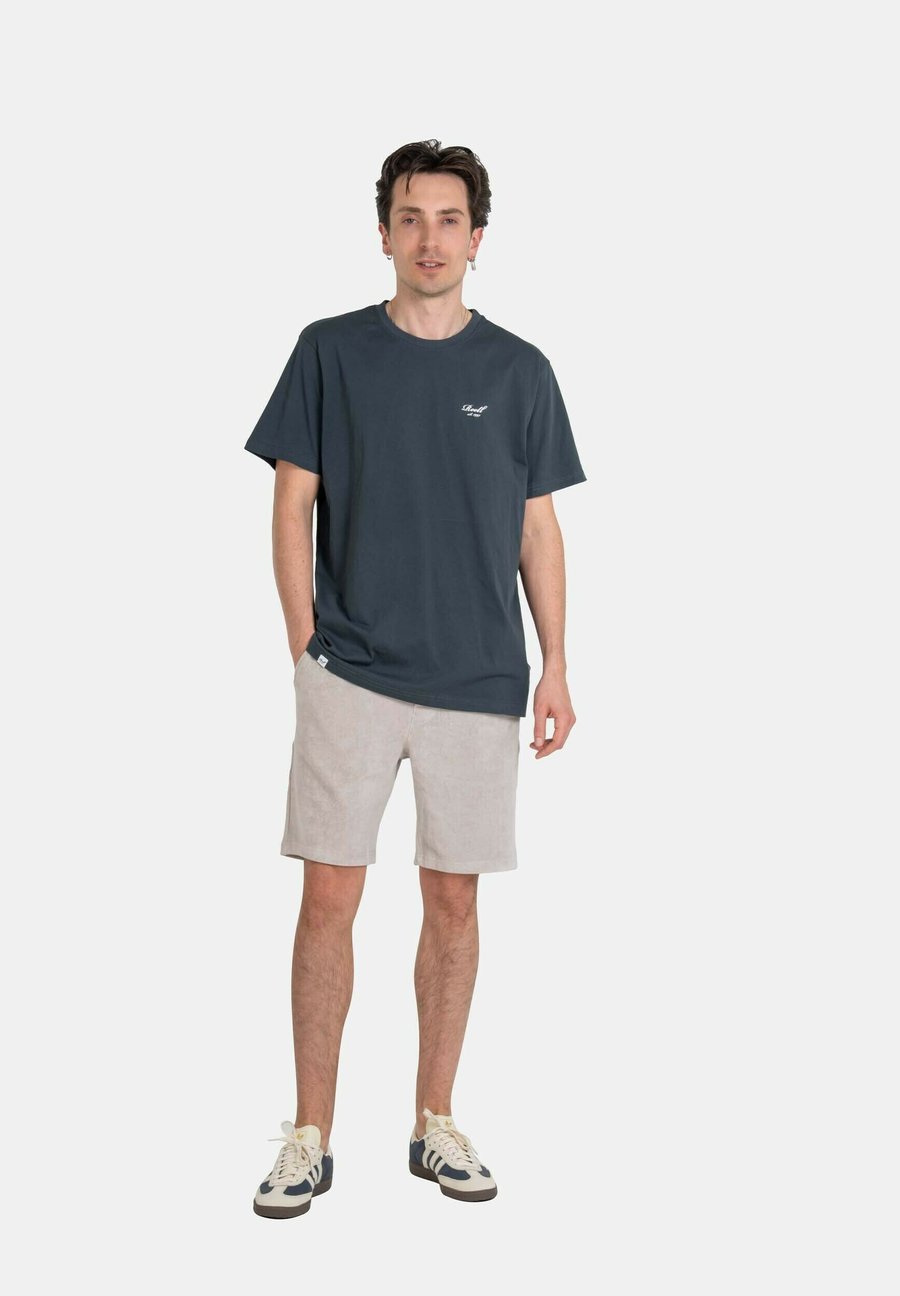 Футболка Reell STAPLE LOGO, Blue, Синий, Футболка Reell STAPLE LOGO, Blue
Футболка Reell STAPLE LOGO, Blue, Синий, Футболка Reell STAPLE LOGO, Blue