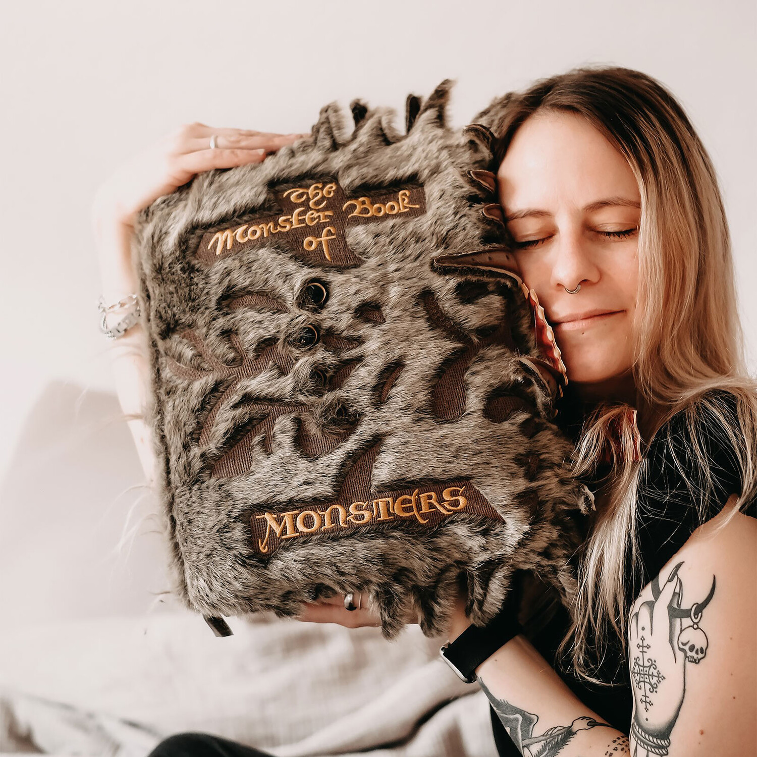 Гарри Поттер - Книга монстров, плюшевая игрушка
Гарри Поттер - Книга монстров, плюшевая игрушка