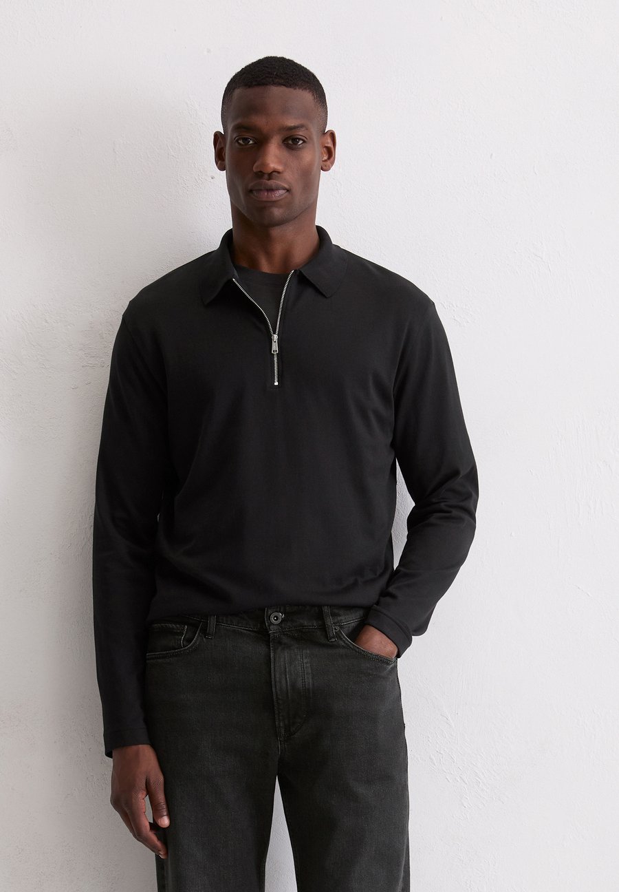 Топ Marc O'Polo DFC REGULAR MIT FLACH, Black
Топ Marc O'Polo DFC REGULAR MIT FLACH, Black