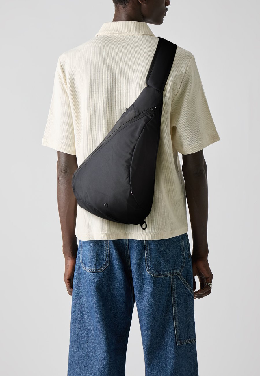 Сумка кросс-боди Tommy Hilfiger COMMUTER SLING BAG, Black
Сумка кросс-боди Tommy Hilfiger COMMUTER SLING BAG, Black