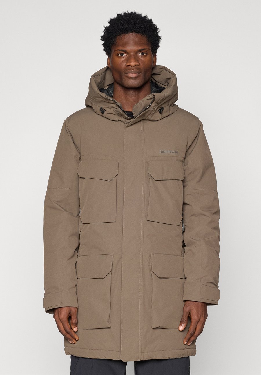 Пальто Didriksons DREW PARKA, Mocha Brown/Light Brown
Пальто Didriksons DREW PARKA, Mocha Brown/Light Brown