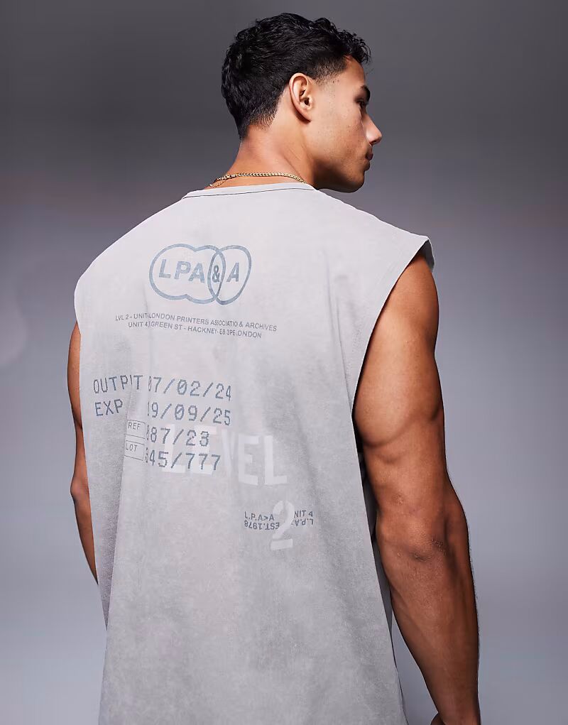 Майка ASOS DESIGN большого размера с текстовой графикой из плотной ткани плотностью 220 г/м², бежевого цвета
Майка ASOS DESIGN большого размера с текстовой графикой из плотной ткани плотностью 220 г/м², бежевого цвета
