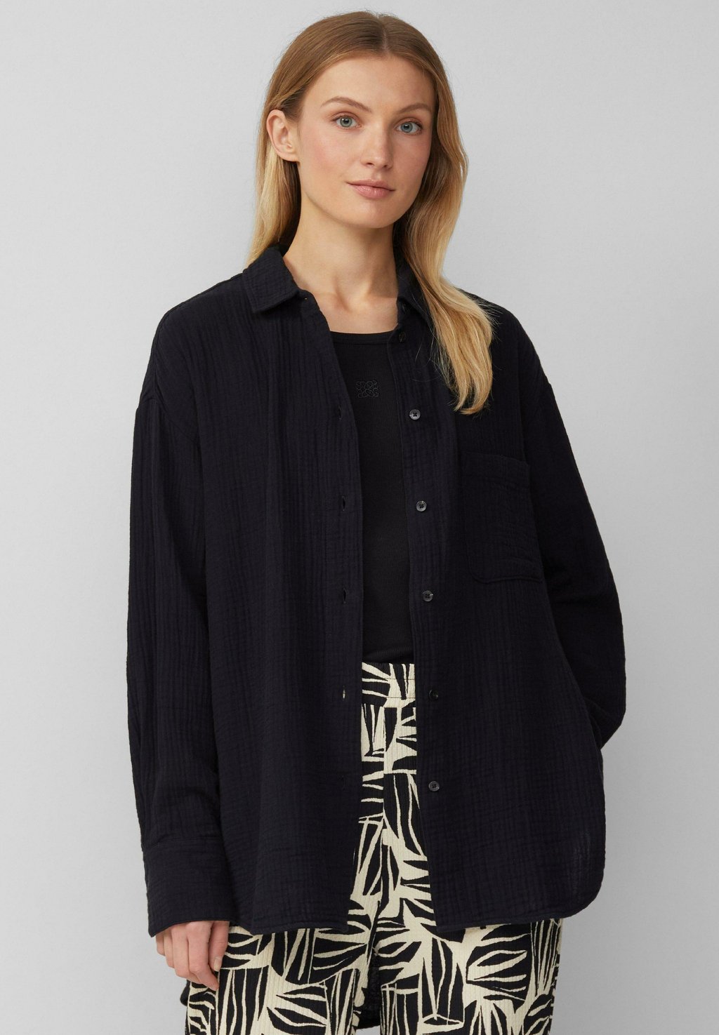 Блузка на пуговицах s.Oliver, черный
Блузка на пуговицах s.Oliver, черный