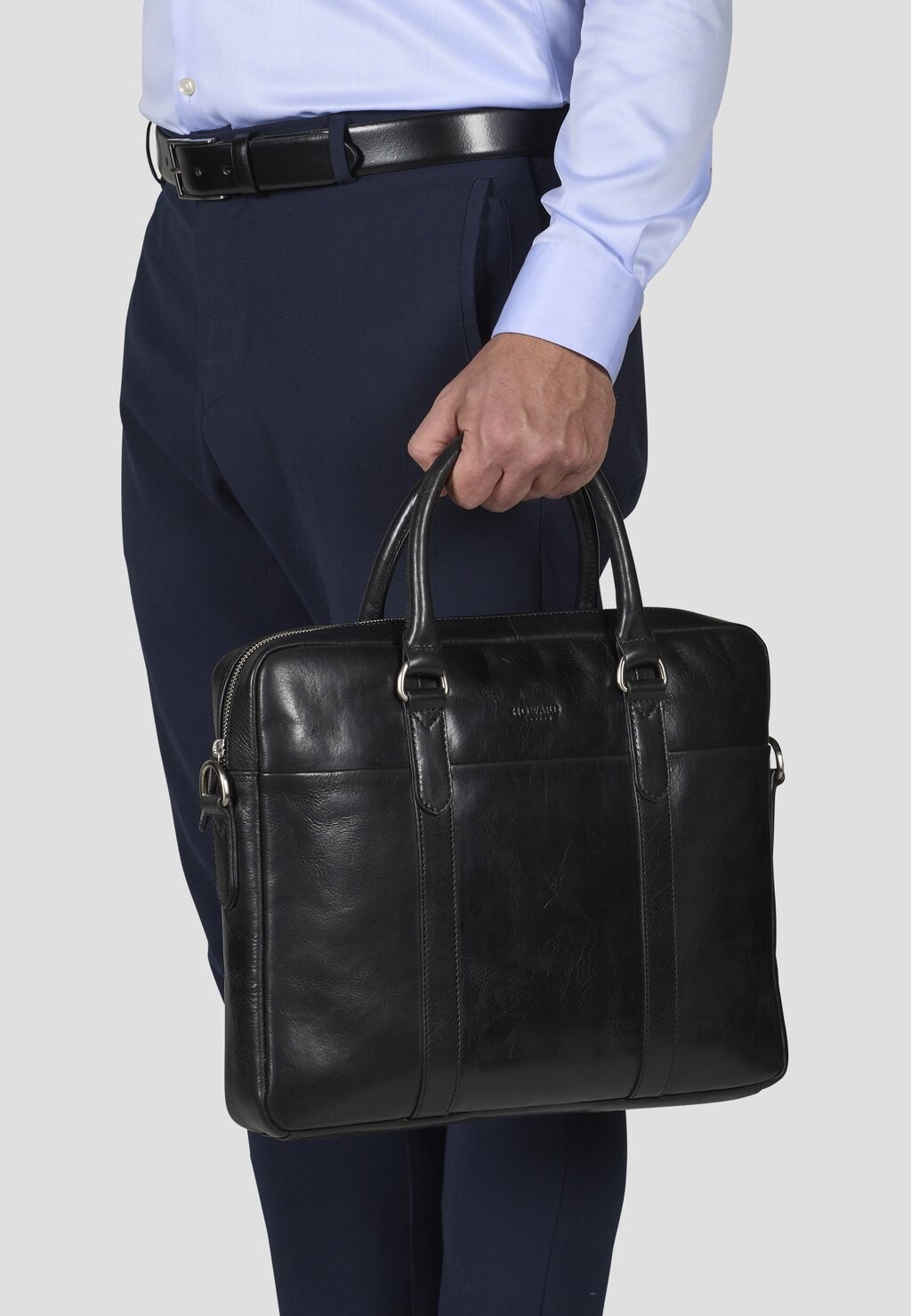 Чехол для ноутбука ASHTON Howard London, черный
Чехол для ноутбука ASHTON Howard London, черный