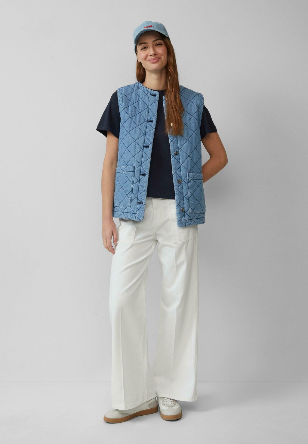 Базовая футболка s.Oliver, черный
Базовая футболка s.Oliver, черный