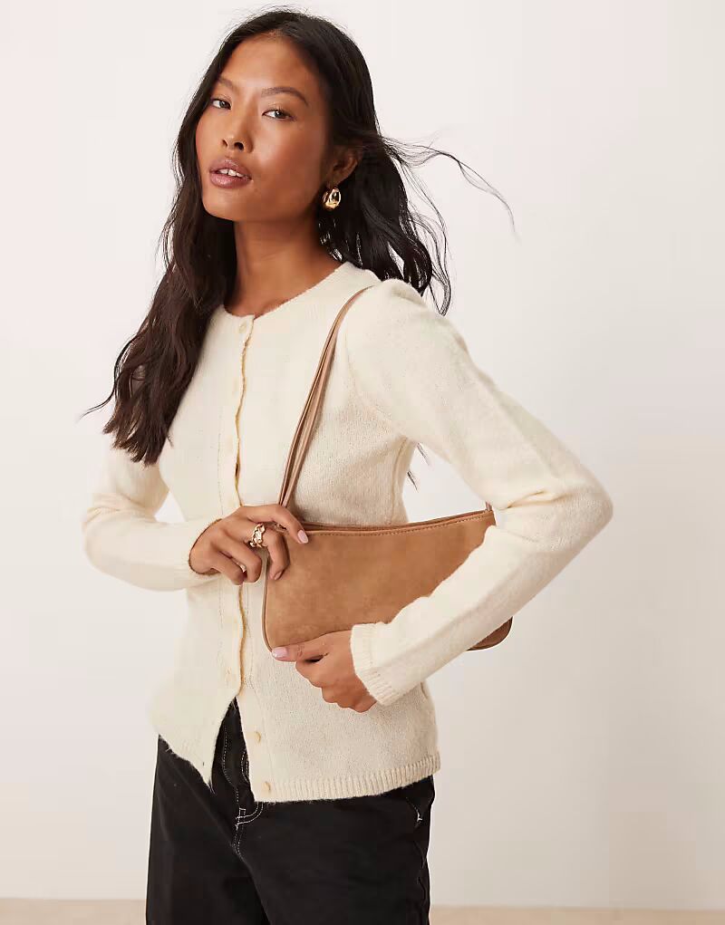 Сумка на плечо ASOS DESIGN из искусственной замши с узкими ремешками в каменном цвете
Сумка на плечо ASOS DESIGN из искусственной замши с узкими ремешками в каменном цвете