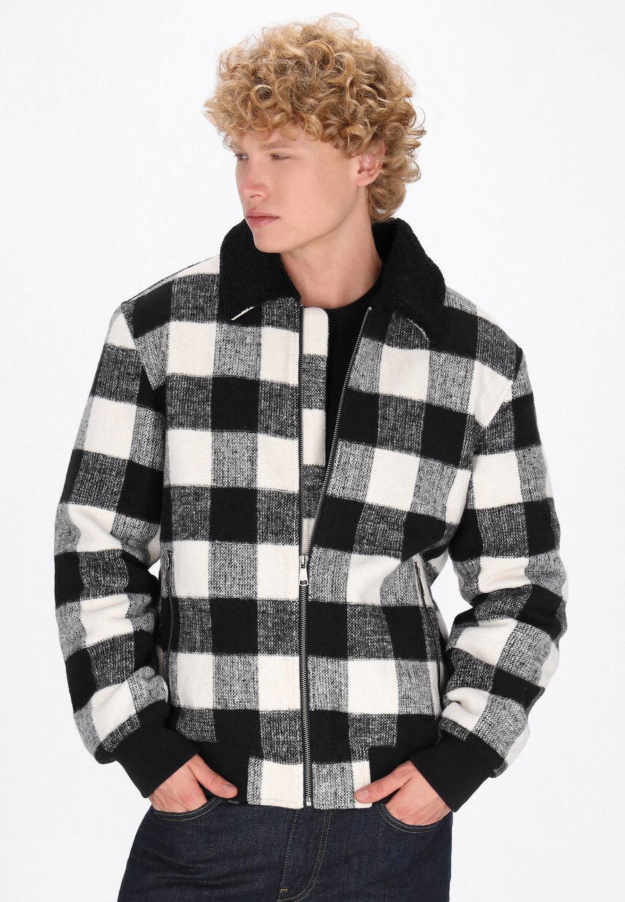 Куртка Mo Light jacket, Offwhite Black/Off-White
Куртка Mo Light jacket, Offwhite Black/Off-White