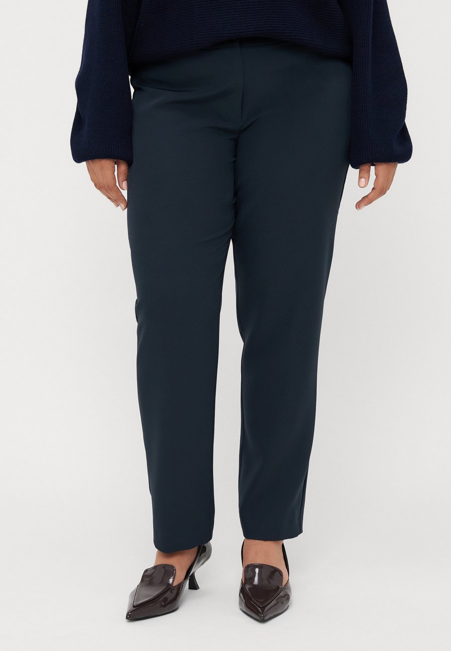 Брюки Persona by Marina Rinaldi TARGA, Blu Notte/Blue
Брюки Persona by Marina Rinaldi TARGA, Blu Notte/Blue