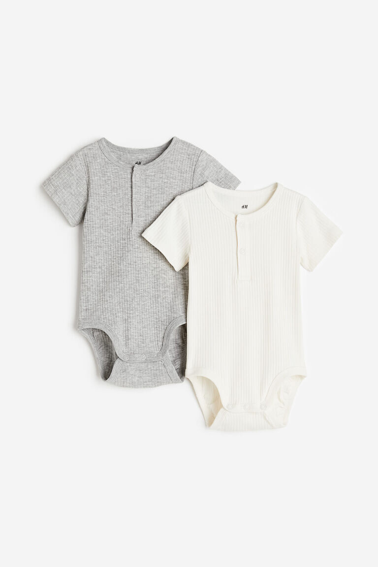 Комплект из двух боди henley H&M, серый
Комплект из двух боди henley H&M, серый