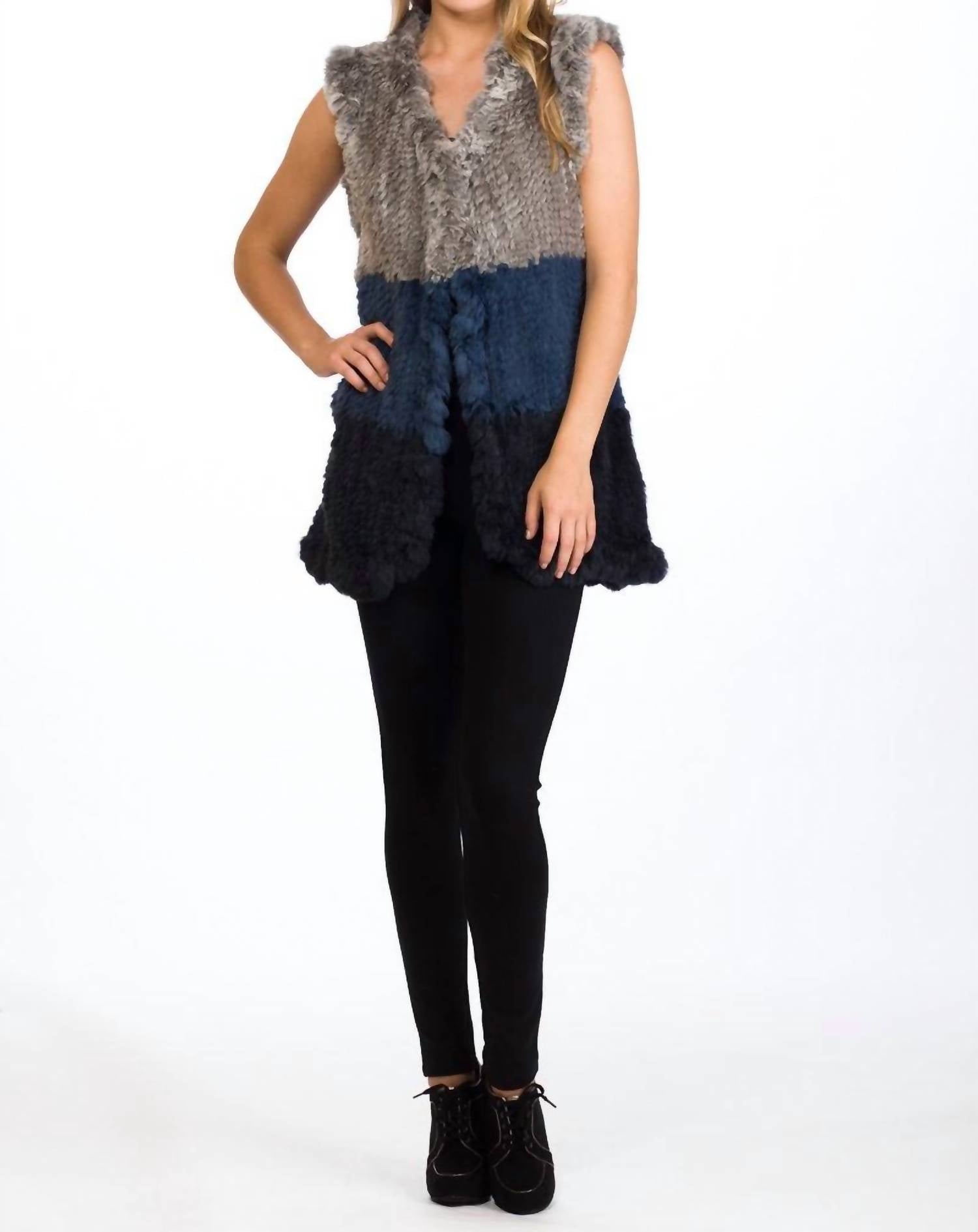 Меховой жилет Aja из денима LOVE TOKEN, цвет denim
Меховой жилет Aja из денима LOVE TOKEN, цвет denim