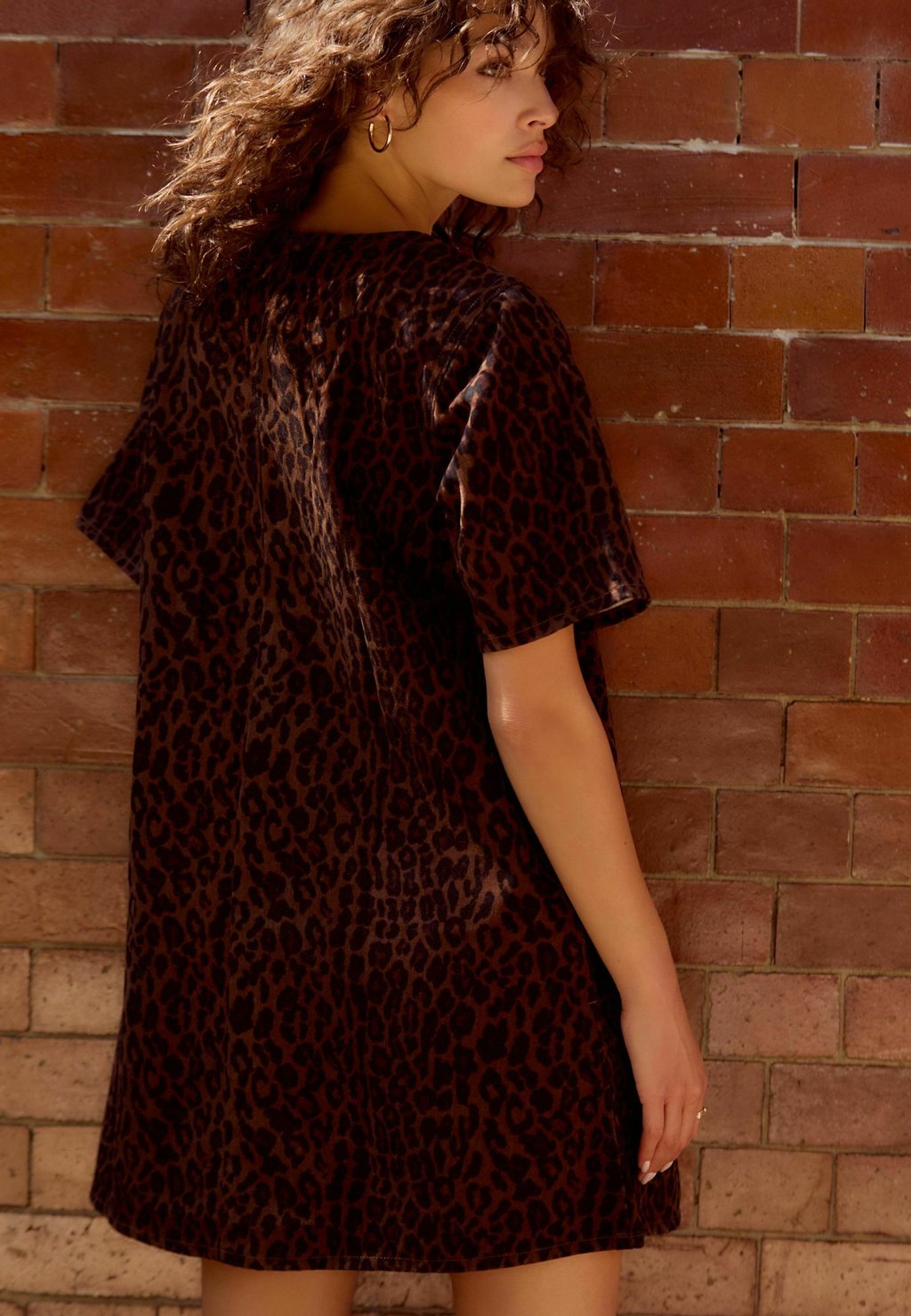 Платье из денима SHORT SLEEVE-REGULAR FIT Next, коричневый 
Платье из денима SHORT SLEEVE-REGULAR FIT Next, коричневый