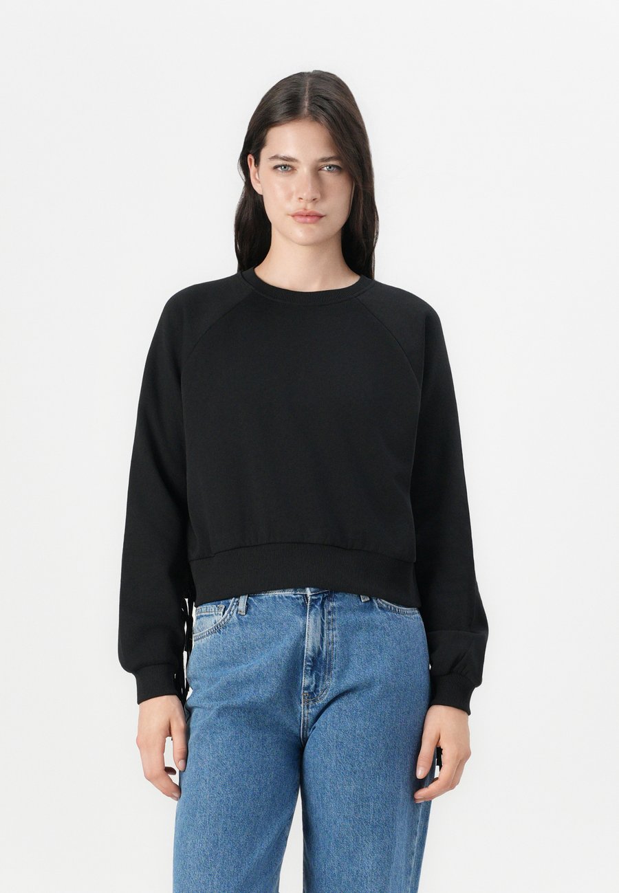 Толстовка ONLY ONLJETT O NECK, Black, Черный, Толстовка ONLY ONLJETT O NECK, Black
Толстовка ONLY ONLJETT O NECK, Black, Черный, Толстовка ONLY ONLJETT O NECK, Black