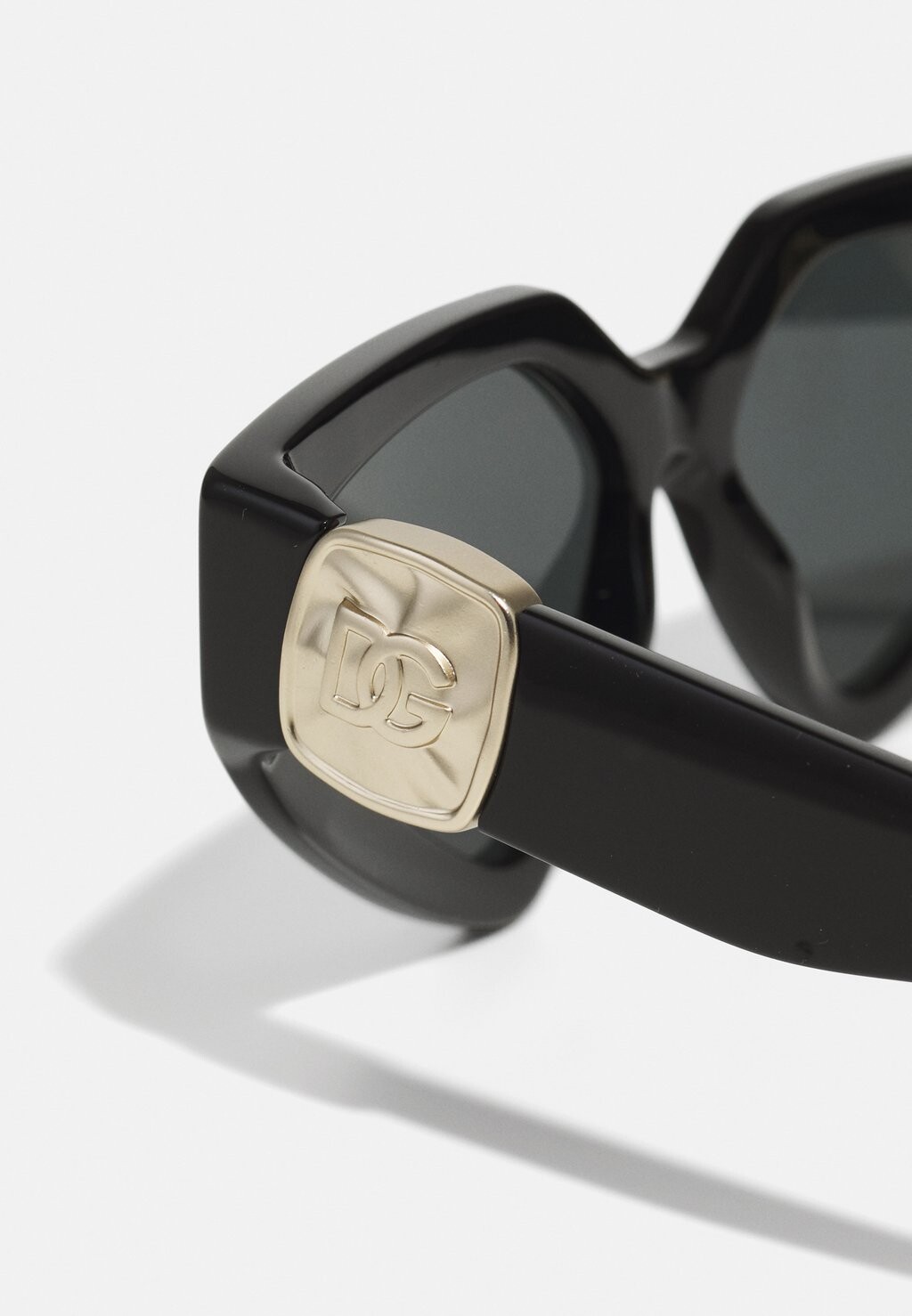 Солнцезащитные очки Dolce&Gabbana, черный
Солнцезащитные очки Dolce&Gabbana, черный