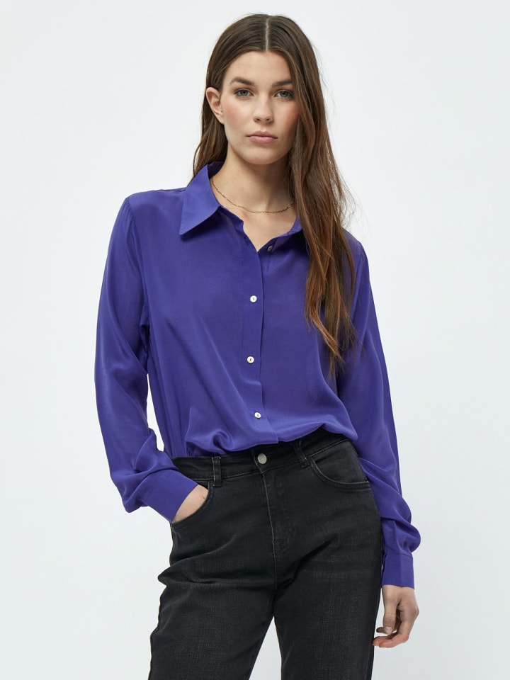 Рубашка в стиле блюз minus
Рубашка в стиле блюз minus