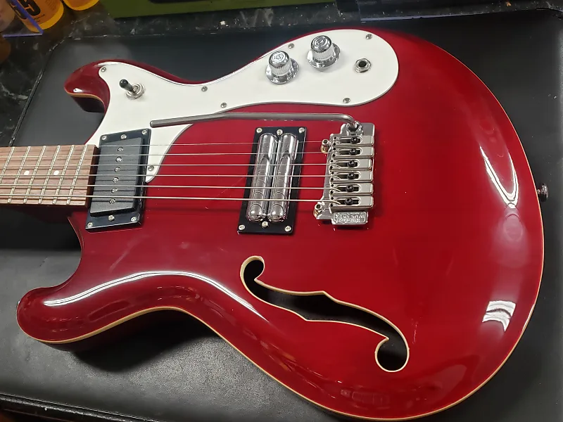 Электрогитара Danelectro The 66BT with Tremolo
Электрогитара Danelectro The 66BT with Tremolo