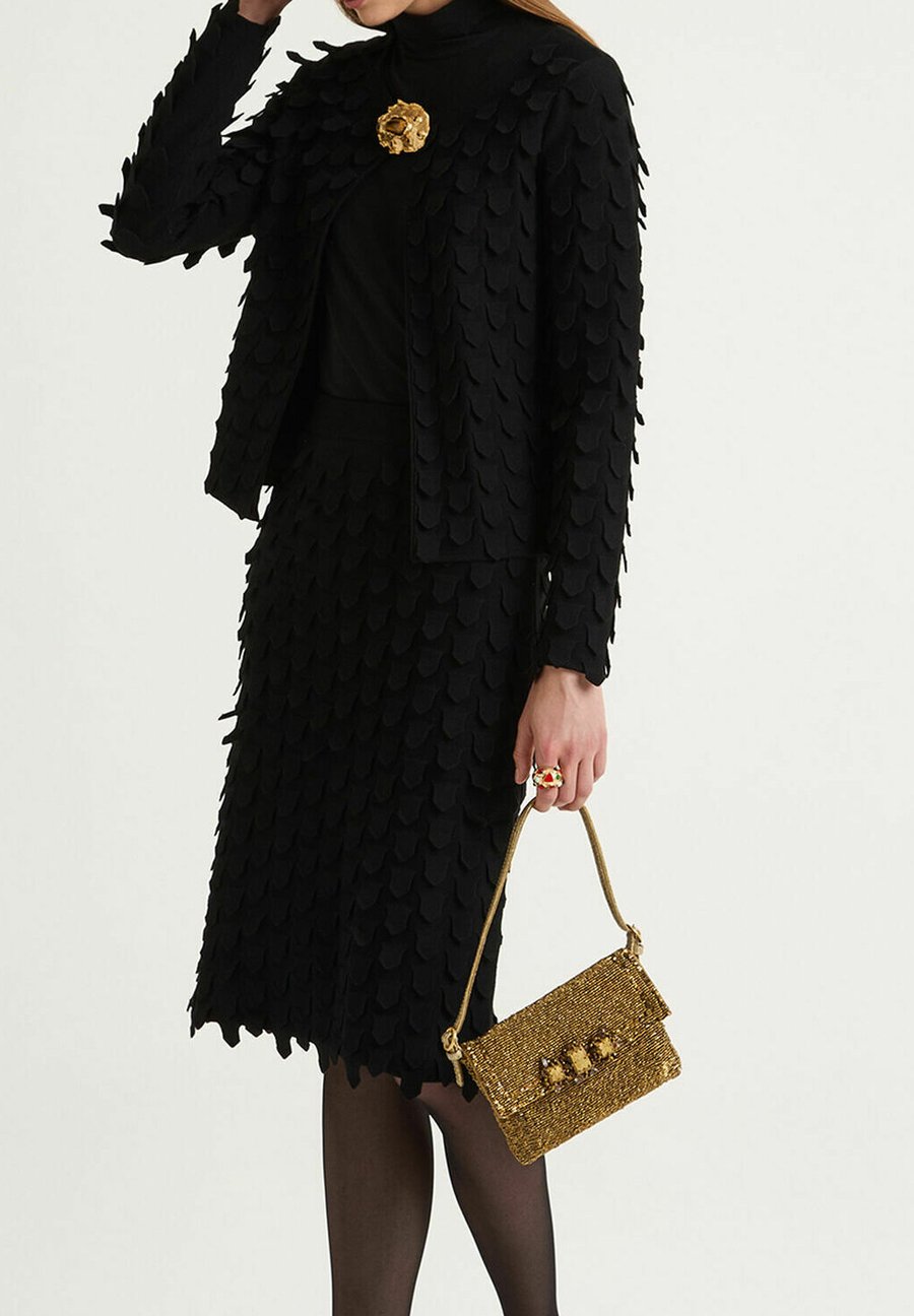 Кардиган Maliparmi 3D STITCH, Black
Кардиган Maliparmi 3D STITCH, Black