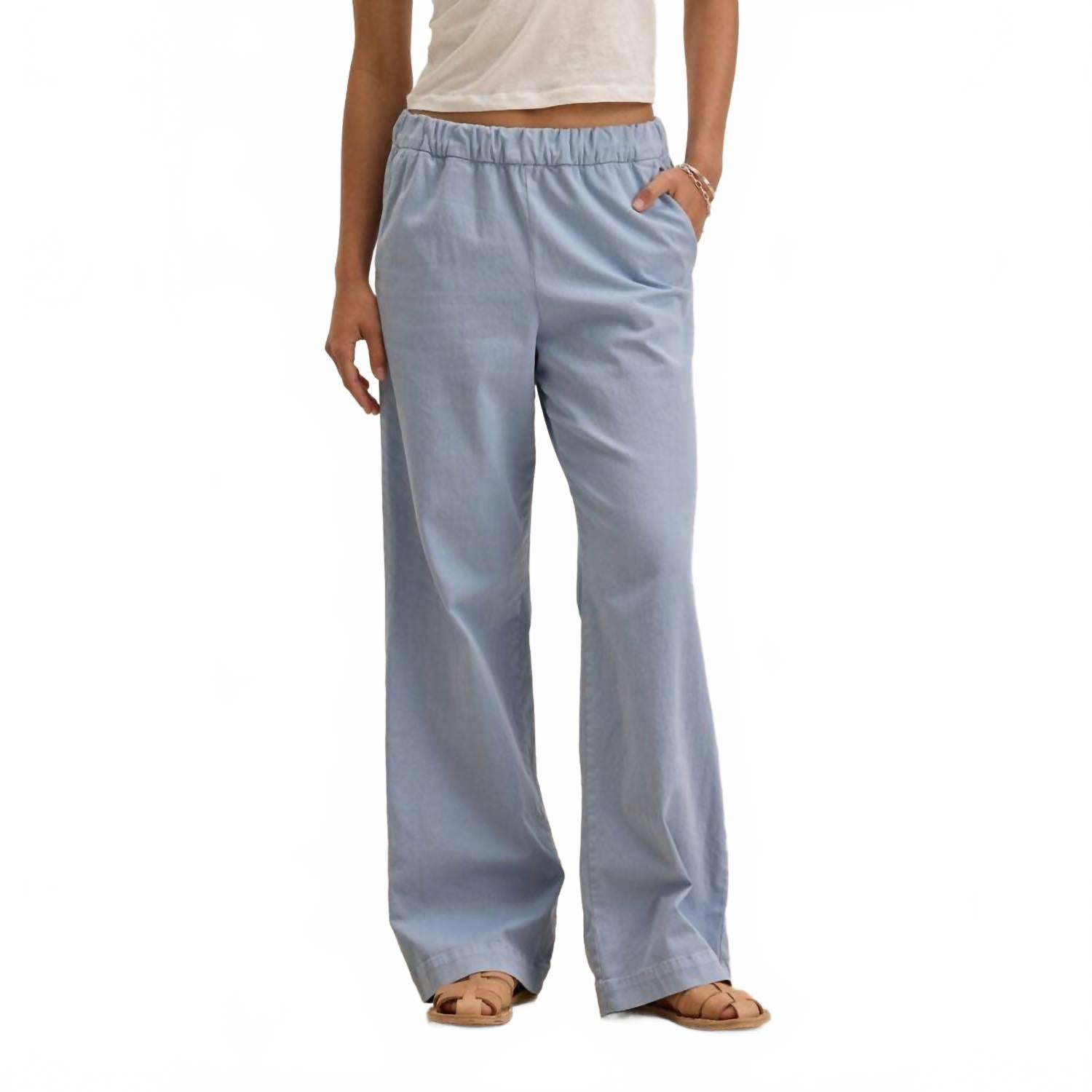 Женские брюки Naya Wide Leg в цвете Blue Haze Velvet by Graham & Spencer
Женские брюки Naya Wide Leg в цвете Blue Haze Velvet by Graham & Spencer