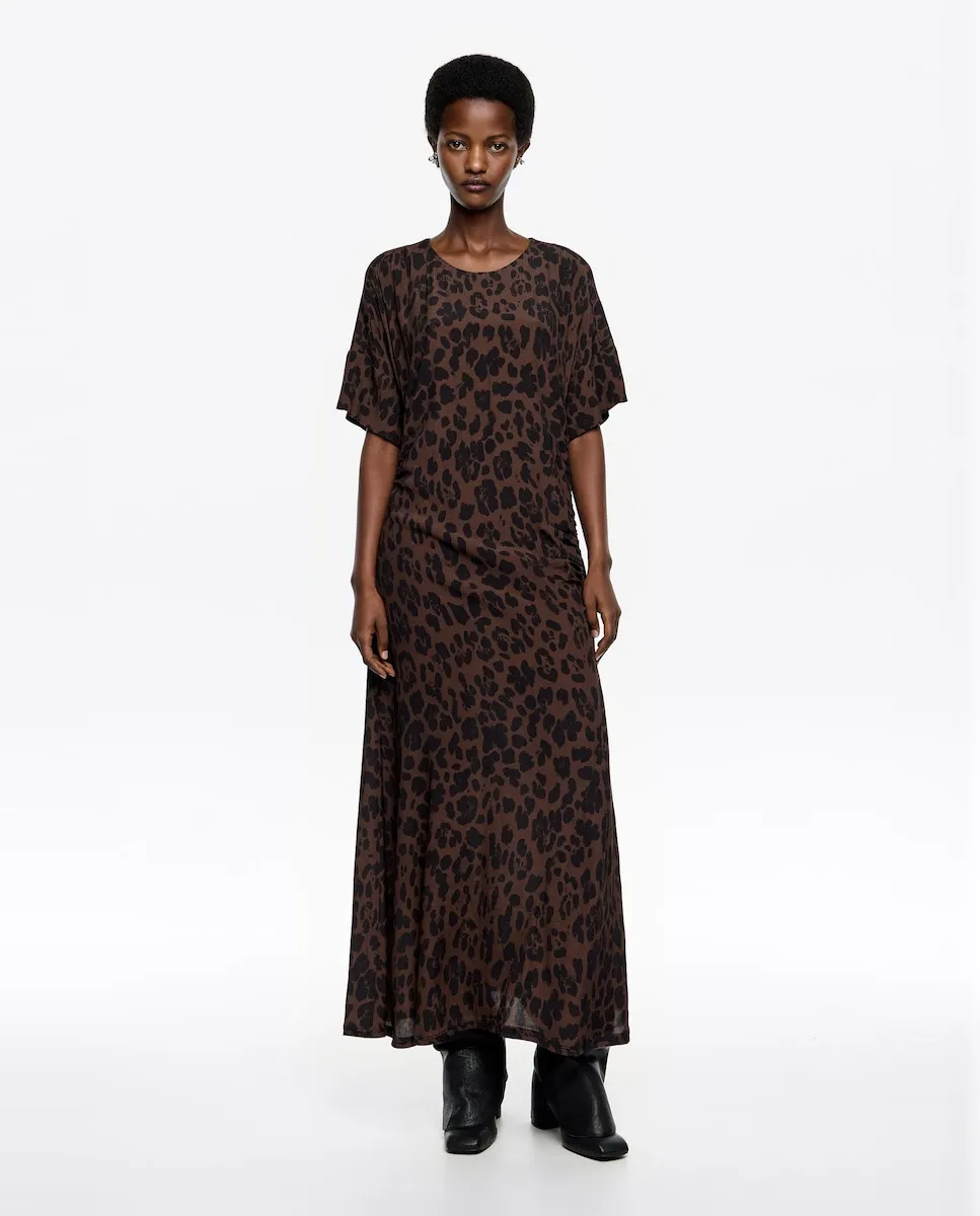 Платье с короткими рукавами, сборкой, принт леопард Bimba y Lola, темно-коричневый
Платье с короткими рукавами, сборкой, принт леопард Bimba y Lola, темно-коричневый