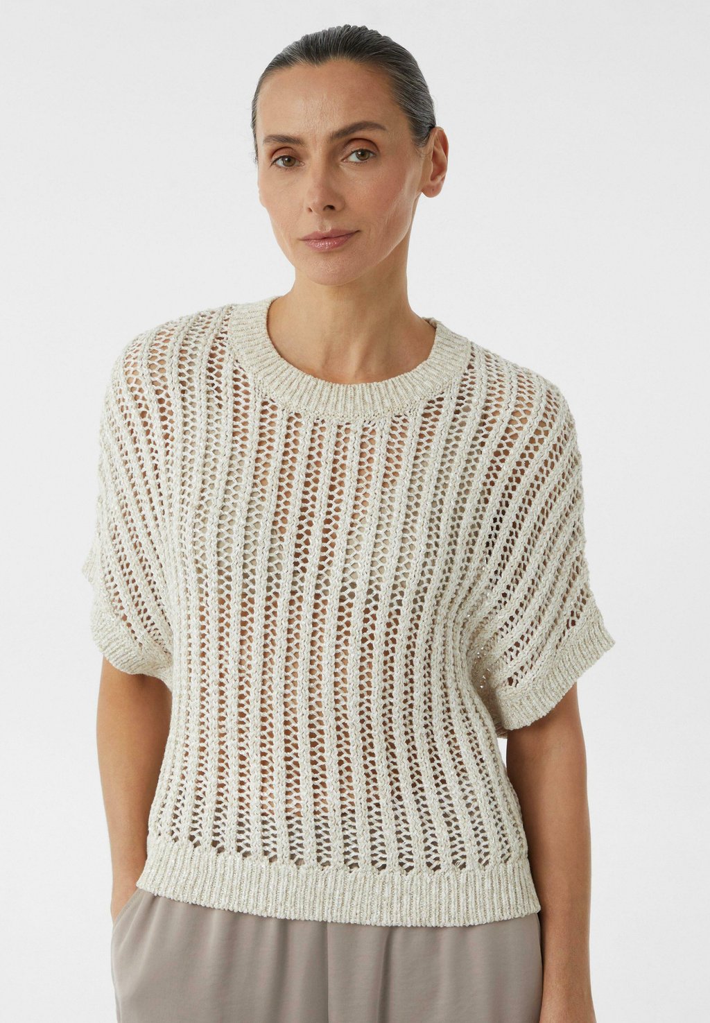 Футболка с принтом LOOSE-FIT-MIT PAILLETTEN UND KURZEN ÄRMELN comma, песочный
Футболка с принтом LOOSE-FIT-MIT PAILLETTEN UND KURZEN ÄRMELN comma, песочный