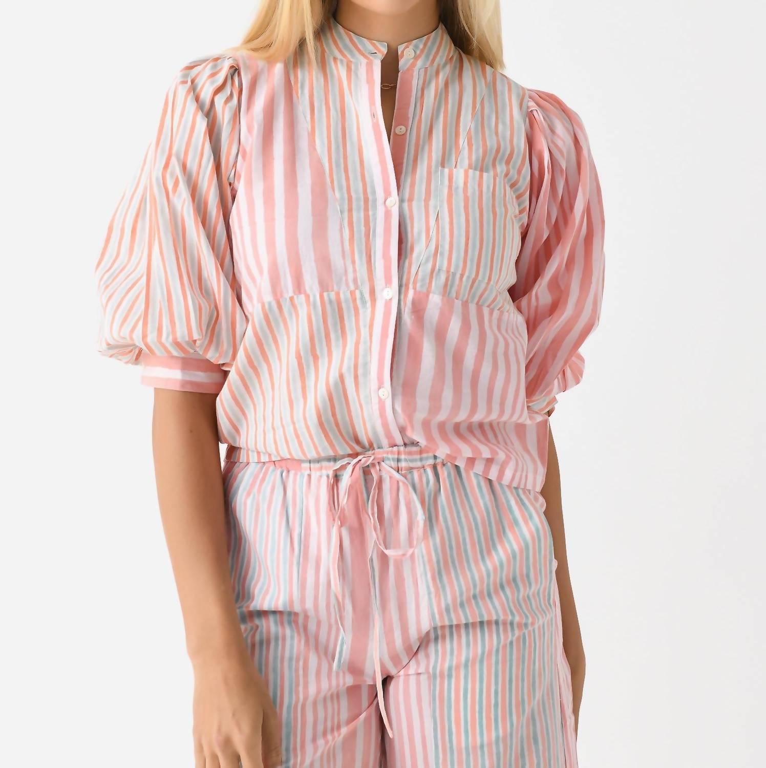 Блуза Шива в сине-розовом цвете V de Vinster
Блуза Шива в сине-розовом цвете V de Vinster