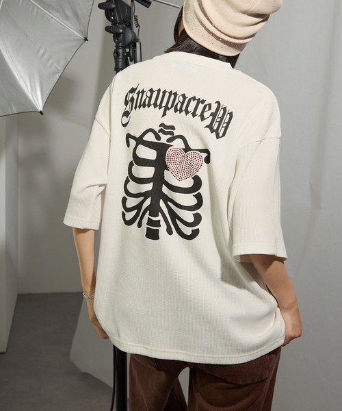 Футболка с короткими рукавами, графическим принтом, стразами, вафельная ткань Snap club, кремовый
Футболка с короткими рукавами, графическим принтом, стразами, вафельная ткань Snap club, кремовый