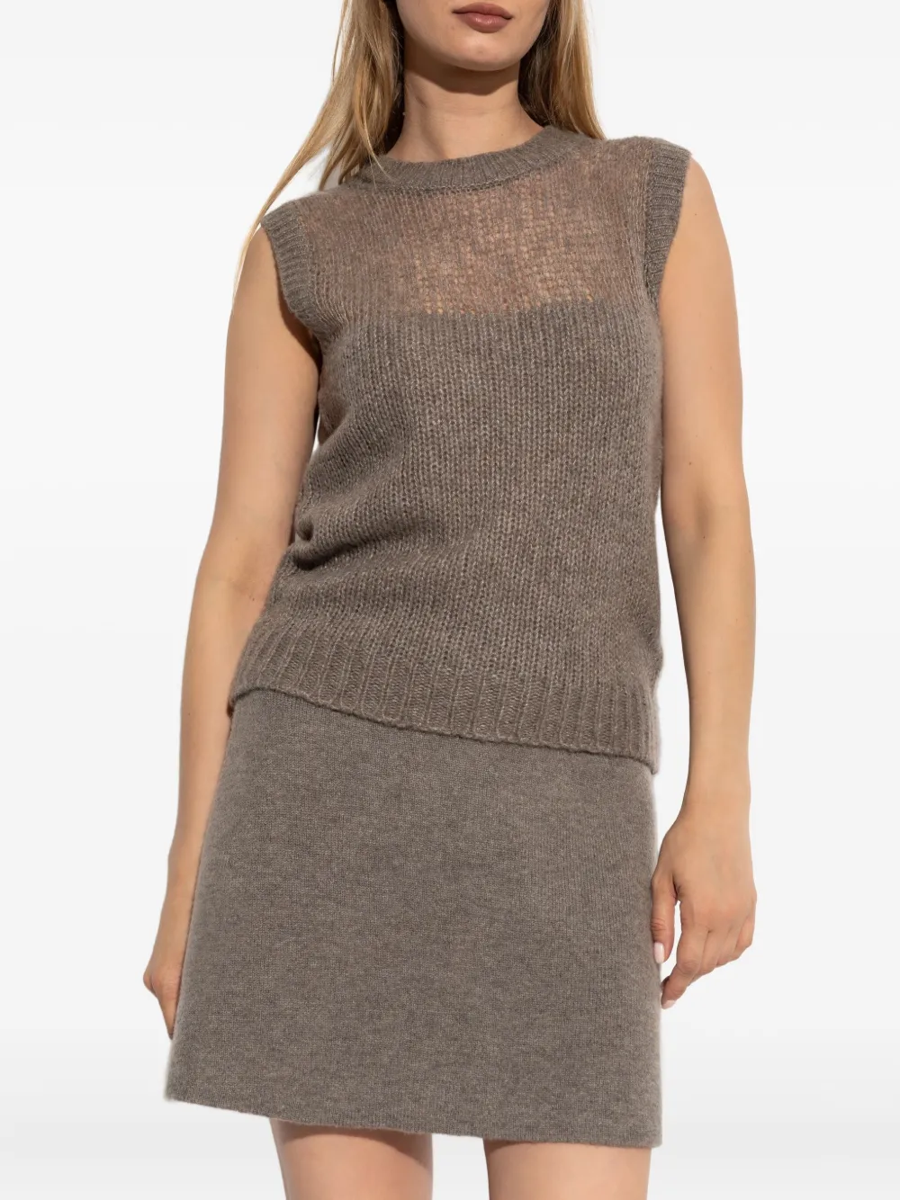 Топ The Darcia без рукавов Lisa Yang, коричневый
Топ The Darcia без рукавов Lisa Yang, коричневый