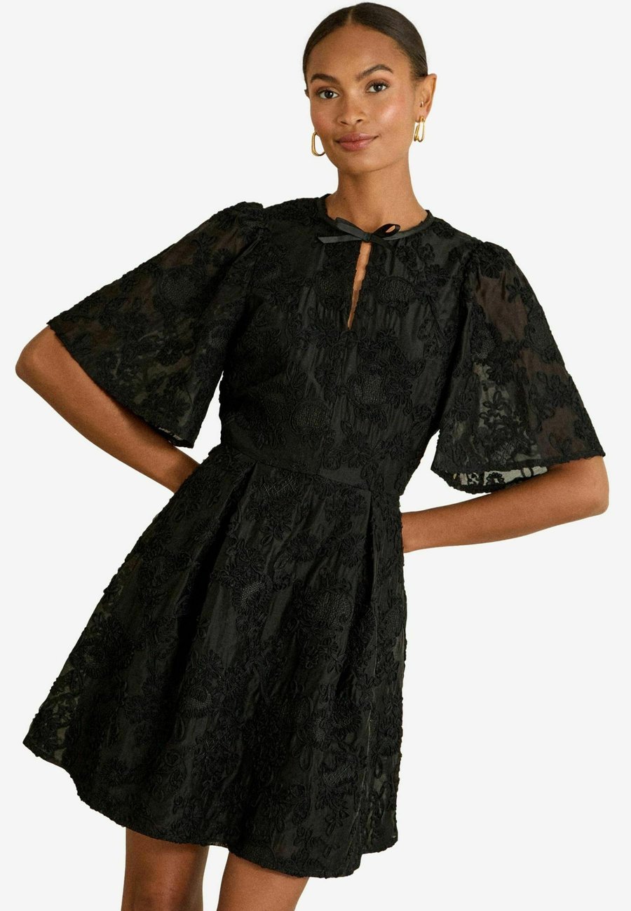 Платье Love & Roses REGULAR FIT-FLORAL STRUCTURED, Black
Платье Love & Roses REGULAR FIT-FLORAL STRUCTURED, Black