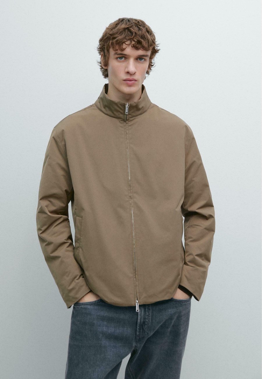 Куртка Massimo Dutti Light jacket, Khaki
Куртка Massimo Dutti Light jacket, Khaki