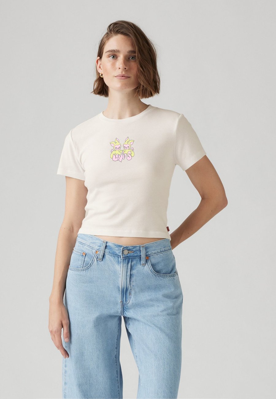 Футболка Levi's ESSENTIAL SPORTY TEE, Lse_Dark Creatures Bunnies Egret/Off-White, Белый, Футболка Levi's ESSENTIAL SPORTY TEE, Lse_Dark Creatures Bunnies Egret/Off-White
Футболка Levi's ESSENTIAL SPORTY TEE, Lse_Dark Creatures Bunnies Egret/Off-White, Белый, Футболка Levi's ESSENTIAL SPORTY TEE, Lse_Dark Creatures Bunnies Egret/Off-White