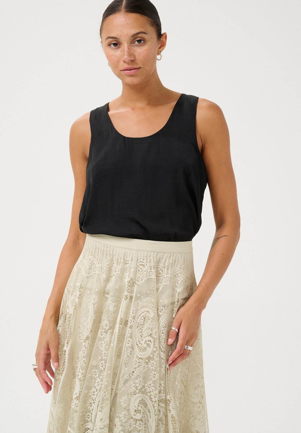 Топ KAALLIE - Blouse Kaffe, черный
Топ KAALLIE - Blouse Kaffe, черный