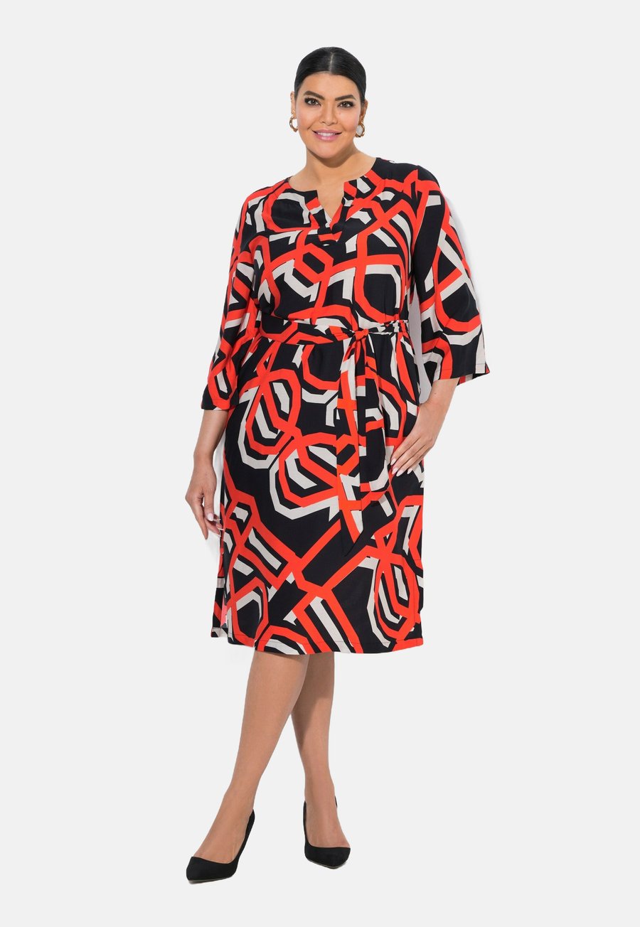 Платье Ulla Popken GEOMETRIC PRINT SPLIT NECK TIE BELT, Red
Платье Ulla Popken GEOMETRIC PRINT SPLIT NECK TIE BELT, Red